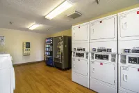HomeTowne Studios Chicago - Waukegan