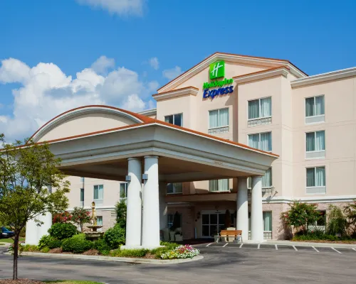 Holiday Inn Express & Suites CONCORD by IHG Hotels in Concord