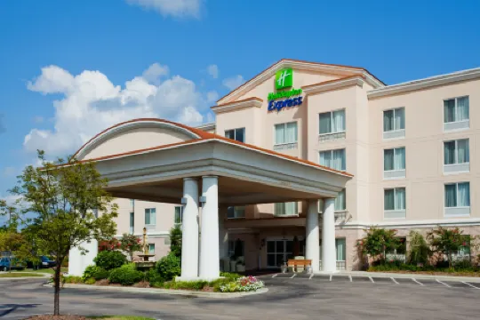 Holiday Inn Express & Suites CONCORD by IHG