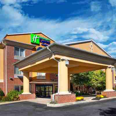 Holiday Inn Express & Suites Lancaster-Lititz Hotel Exterior