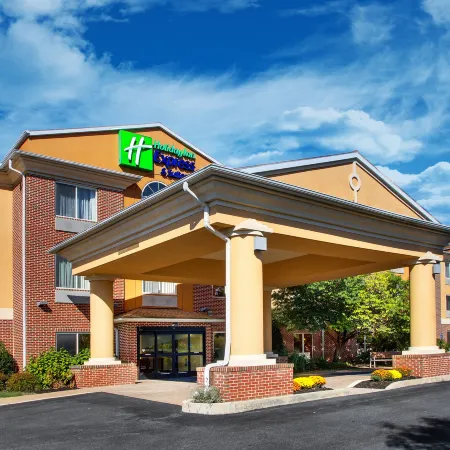 Holiday Inn Express & Suites LANCASTER-LITITZ by IHG