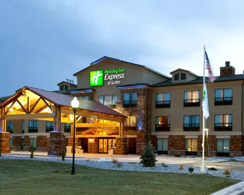 ฮอลิเดย์ อินน์ เอ็กซ์เพรส โรงแรม & สวีทส์ แลนเดอร์ บาย IHG โรงแรมในแลนเดอร์
