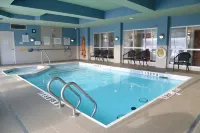 Holiday Inn Express & Suites BRAMPTON by IHG - Pools