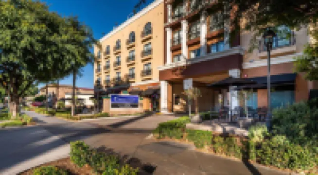 グランド レガシー アット ザ パーク ビビディ・バビディ・ブティック周辺のホテル