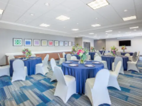 Holiday Inn Express & Suites SURPRISE by IHG Hotels in Surprise