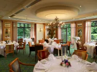 Parc Belair Hotels near Constitution Square