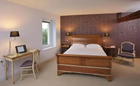 Hostellerie du Forez Отели в г. Сен-Сиприен