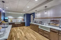 Hampton Inn & Suites Kittery-Portsmouth - breakfast