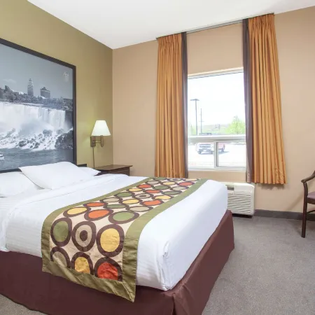 Super 8 by Wyndham Midland Hotels in Simcoe County