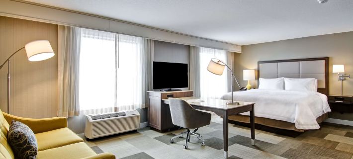 Hampton Inn & Suites by Hilton Saskatoon Airport Hotels in Saskatoon