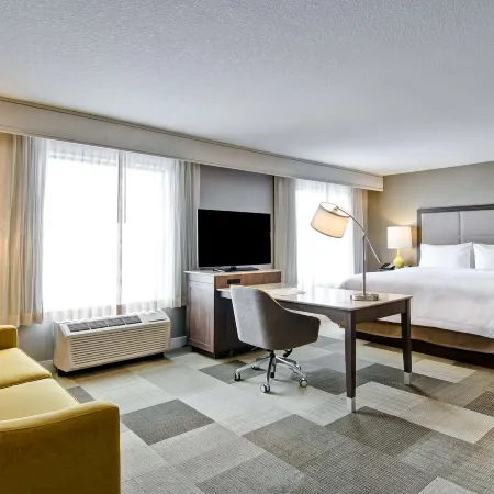 Hampton Inn & Suites by Hilton Saskatoon Airport