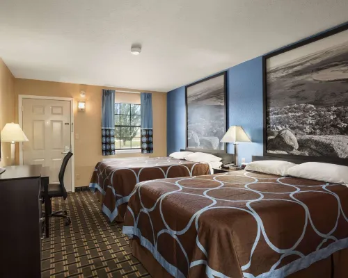 Super 8 by Wyndham Henryetta Hotels in Henryetta