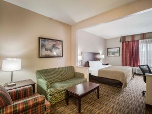 Quality Inn & Suites Lawrence - University Area