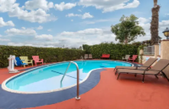 洛米塔洛杉磯南灣凱藝酒店 港灣城酒店