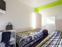 ENZO HOTELS 1er PRIX CHARLEVILLE Hôtels à proximité de : Relais de la Poste aux Chevaux de Launois-sur-Vence