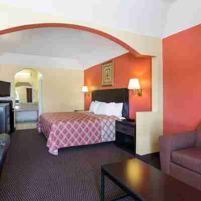 Rodeway Inn & Suites Humble Rooms
