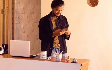 Griya tampak siring Отели рядом с достопримечательностью «Таман Будайя Сентул Сити»