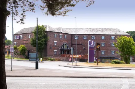 Premier Inn Falkirk Central Отели рядом с достопримечательностью «The Mariner Centre»
