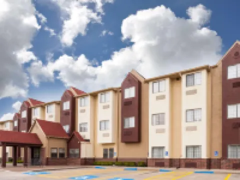 Days Inn by Wyndham Near Kansas Speedway Hotels in Wyandotte County