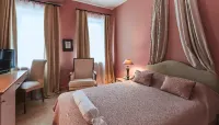 Vozdvyzhensky Boutique Hotel Hotels near Andriivs'kyi descent