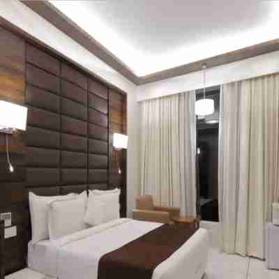 Hotel Silver Heights Rooms