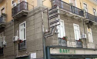 미노 아스트라(Astra) 3성급 호텔 전망