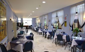 Miramare Hotel - Housity