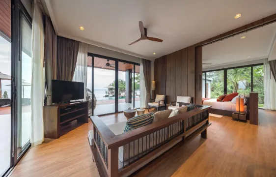 วิลล่า ห้องนอน 6 ห้อง พร้อมสระน้ำ