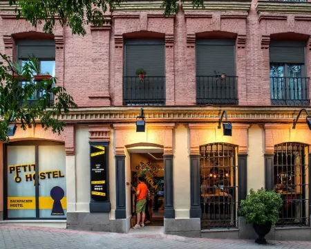 プチ  ホステル ラ ラティーナ - 大人限定 マドリードのホテル