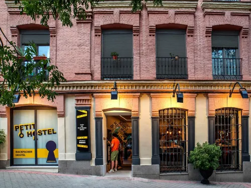 Petit Hostel La Latina