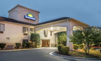 Days Inn by Wyndham Burlington East