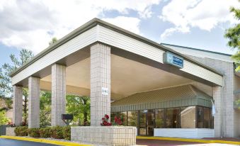 Days Inn by Wyndham Hoover Birmingham