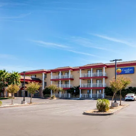 Comfort Suites Red Bluff Near I-5