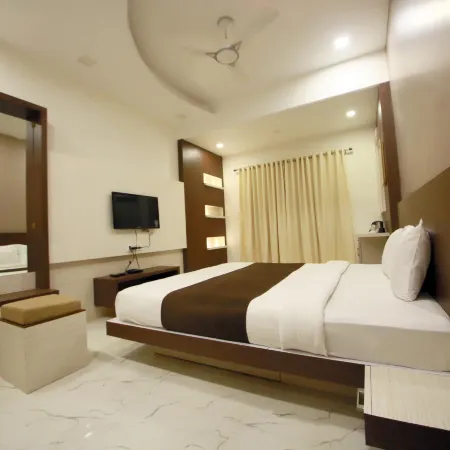Hotel Madhuri Executive