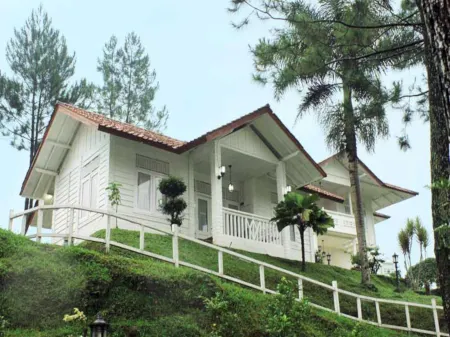 Marbella Villa RESORT​ Отели рядом с достопримечательностью «Tangkuban Perahu»