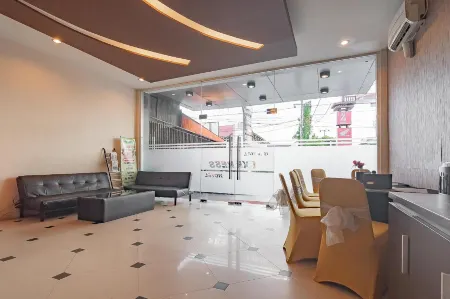 RedDoorz Near Stadion Sanaman Mantikei Отели в г. Langkai