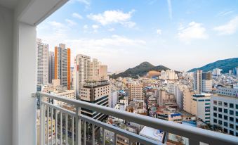 3. 어반스테이 부산..