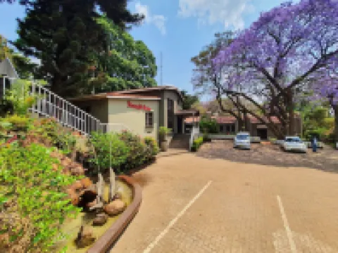 Serendib Suites and Conference Center Hotels in 