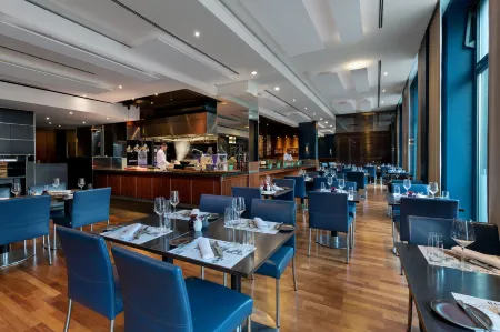 Berlin Marriott Hotel Отели рядом с достопримечательностью «Science Center Berlin»