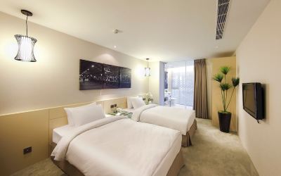 Other Hotel Day Plus Chiayi Photo
