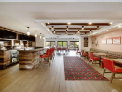 The Crossroads Hotel - Newburgh Hotels in Orange County