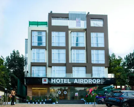Airdrop Hotel Отели рядом с достопримечательностью «ISKCON, Math Chowmuhani»