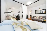 Apartments Sea View - Sunrise and Maremonte - Airport Shuttle