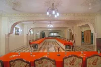 Amar Mahal 오레카 호텔