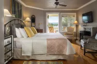 Lookout Point Lakeside Inn