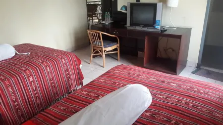 Melur 15 Homestay Отели в г. Selaparang