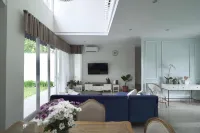 Villa Sambisari - Boutique