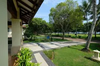 Villa Biru Tanjung Lesung 3Br for 6 Persons Hotels in Panimbang