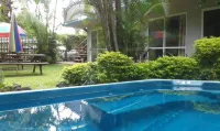 Central Motel - Pools