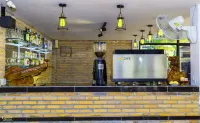 Blossoming Romduol Boutique - بار